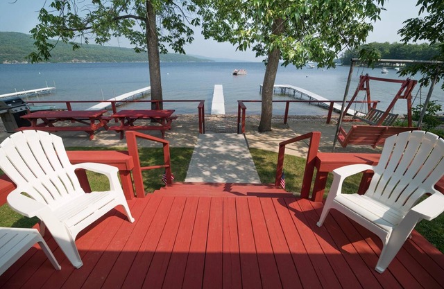 Willsboro Bay Family Getaway on Lake Champlain