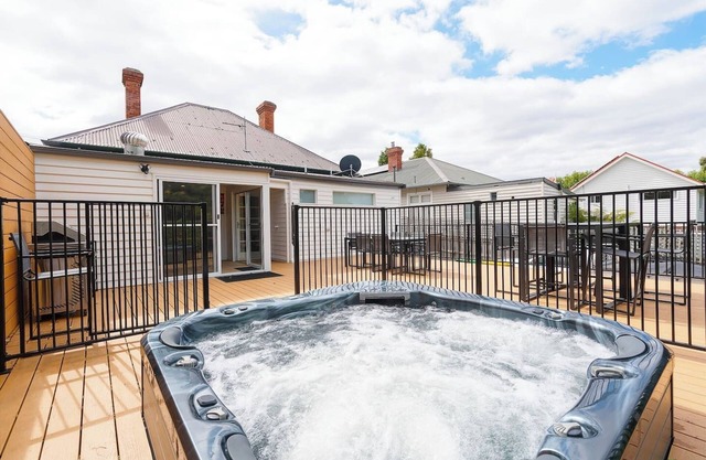 Wilson Cottage Historic Charm meets Modern Comfort