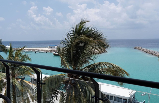 Wings by Hawks Hotels Kamadhoo Baa Atoll