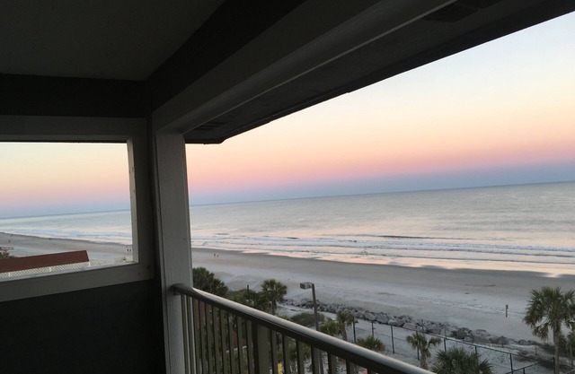 WINTER SPECIAL! TOP FLOOR CORNER OCEANFRONT CONDO-PANORAMIC VIEWS-COZY COMFORT!