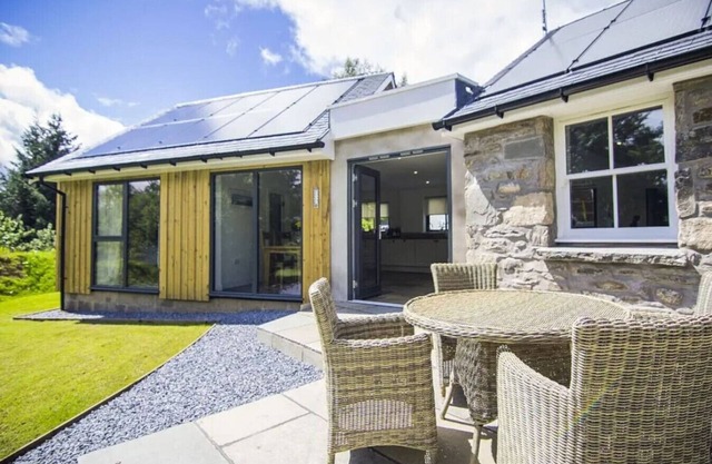 Wishing Well Cottage at Loch Tay & Hot Tub