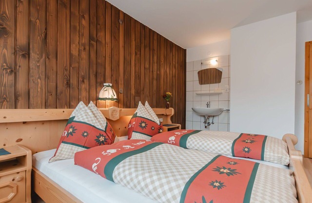 Wonderful villa for 11 guests with WIFI, TV, terrace and panoramic view