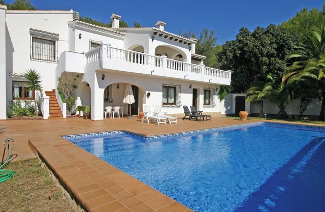 Wonderful and classic villa in Moraira, on the Costa Blanca, Spain with private pool for 10 persons