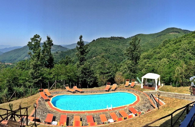 Wonderful Flat In Villa Eleonora, With Swimming Pool And Surrounded By Mountains
