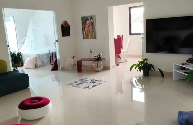 Wonderful modern and stylish apartment sea view great location