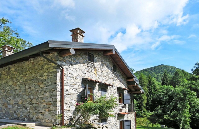 Wonderful private villa for 6 guests with TV, patio, pets allowed and parking