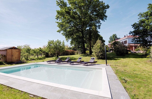 Wonderful private villa with private pool, WIFI, A/C, TV, patio, pets allowed and parking