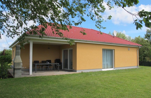 Wonderful private villa for 6 guests with WIFI, TV, terrace and parking