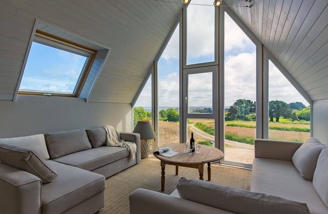 Wonderful private villa for 6 guests with WIFI, TV, terrace and pets allowed
