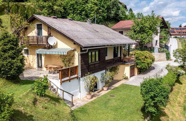 Wonderful private villa for 9 guests with WIFI, TV, terrace, pets allowed and parking