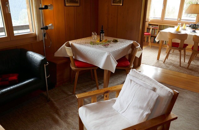 Wonderful private villa for 9 guests with WIFI, TV, balcony and pets allowed