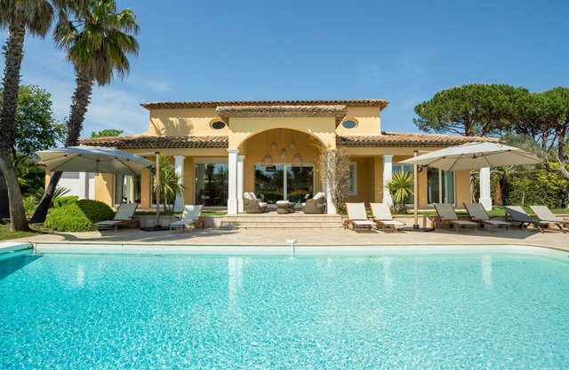 Wonderful private villa for 8 people with WIFI, private pool, A/C, TV, terrace and pets allowed