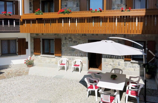 Wonderful private villa for 8 guests with WIFI, TV, patio and parking