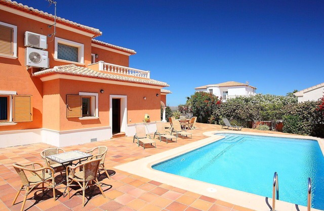 Wonderful private villa for 6 people with WIFI, private pool, A/C, TV, terrace and parking