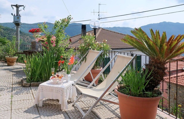 Wonderful private villa for 4 guests with WIFI, TV, terrace, panoramic view and parking