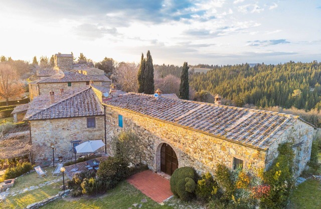 Wonderful private villa for 4 people with pool, WIFI, TV, terrace and panoramic view