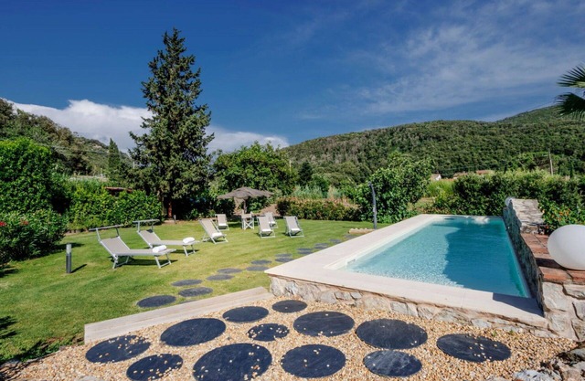 Wonderful private villa for 8 people with private pool, A/C, WIFI, TV, patio and pets allowed