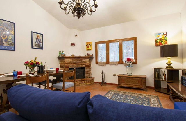 Wonderful private villa for 5 guests with WIFI, TV, patio, pets allowed and parking