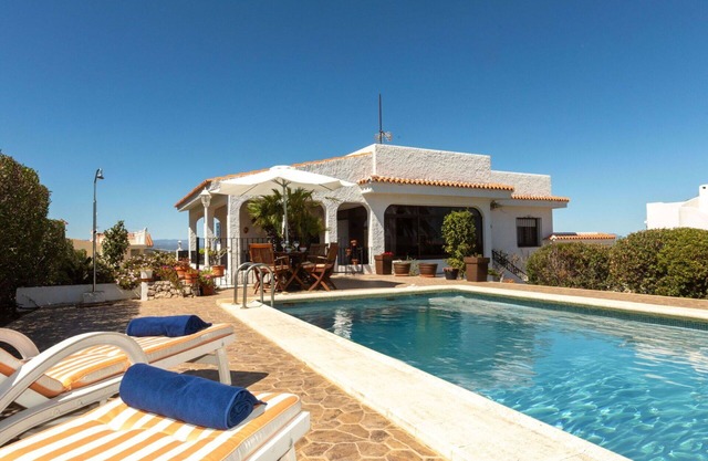 Wonderful private villa for 6 people with WIFI, private pool, A/C, TV and terrace