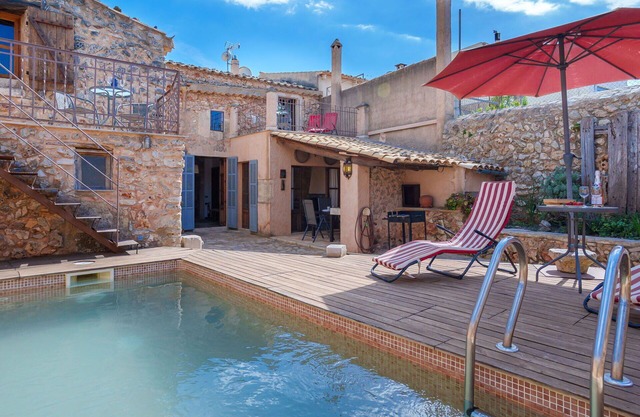 Wonderful private villa for 6 guests with WIFI, private pool, TV and patio