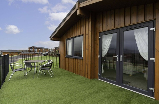 Wonderful private villa for 6 guests with WIFI, TV, balcony, pets allowed and parking
