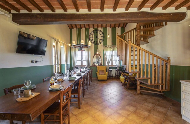 Wonderful private villa for 10 people with A/C, private pool, WIFI, hot tub, TV and terrace