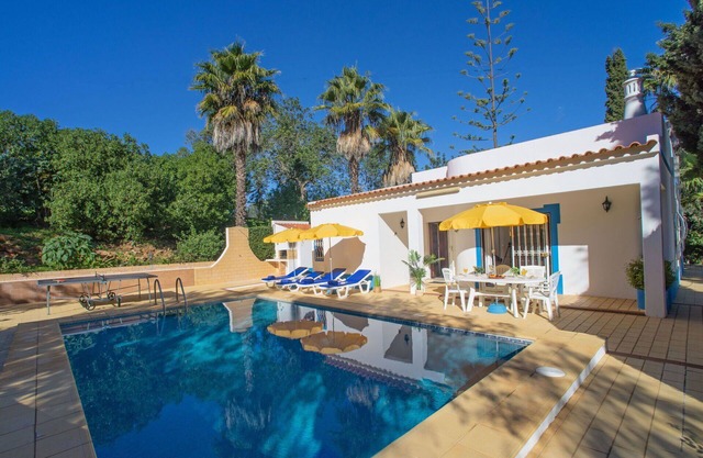 Wonderful private villa for 4 guests with private pool, A/C, WIFI, TV and patio