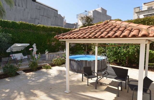 Wonderful private villa for 8 guests with A/C, private pool, WIFI, TV, patio and pets allowed