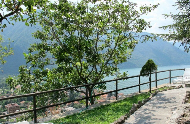 Wonderful private villa for 4 guests with WIFI, TV, patio and pets allowed