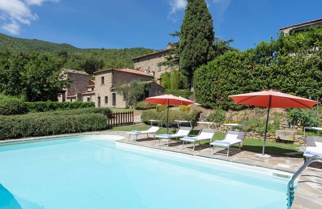 Wonderful private villa for 12 people with private pool, WIFI, TV, terrace and pets allowed