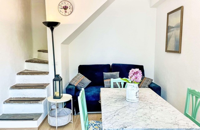 Wonderful private villa for 6 guests with WIFI, TV, patio and pets allowed