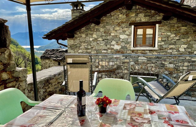 Wonderful private villa for 3 guests with WIFI, TV, terrace, pets allowed and parking