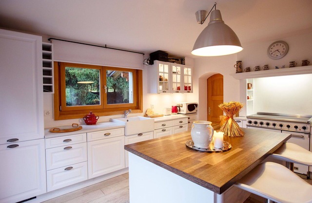 Wonderful private villa for 11 guests with WIFI, TV, terrace, pets allowed and parking