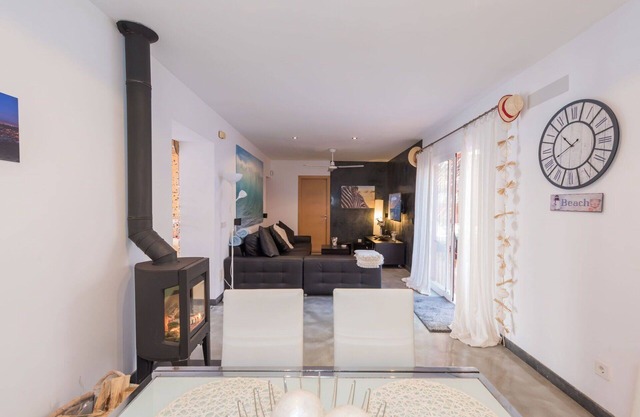 Wonderful private villa for 6 guests with A/C, WIFI, TV and patio