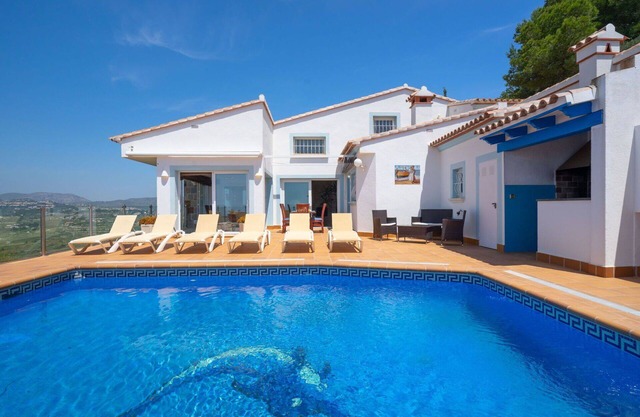 Wonderful private villa with private pool, WIFI, A/C, hot tub, TV, terrace and panoramic view