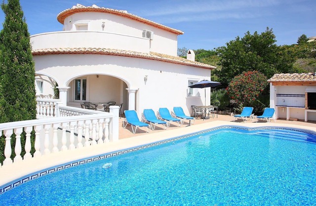 Wonderful private villa for 6 people with private pool, WIFI, A/C, TV, terrace and parking