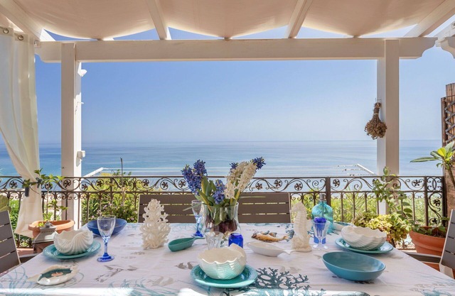 Wonderful private villa for 6 guests with WIFI, A/C, TV and terrace