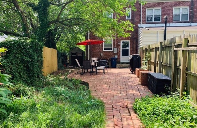 Wonderful Renovated Townhouse in a Prime Location