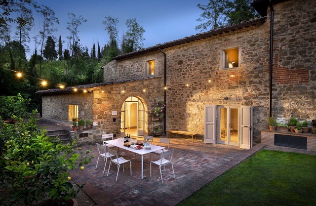 Wonderful villa for 18 guests with private pool, A/C, WIFI and TV