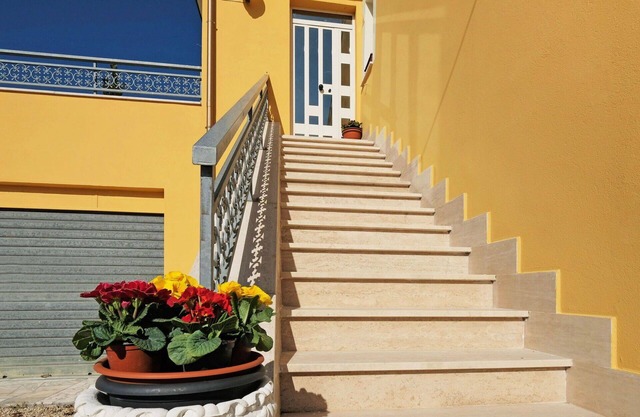 Wonderful villa for 6 guests with A/C, WIFI, TV, terrace, pets allowed, panoramic view and park.