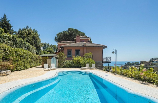Wonderful villa for 8 guests with private pool, WIFI, A/C, TV and patio