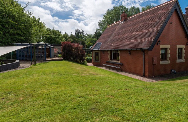 Wonderful villa for 2 guests with WIFI, TV and parking