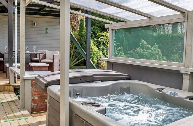 Wonderful villa for 2 people with WIFI, hot tub, TV, terrace and parking
