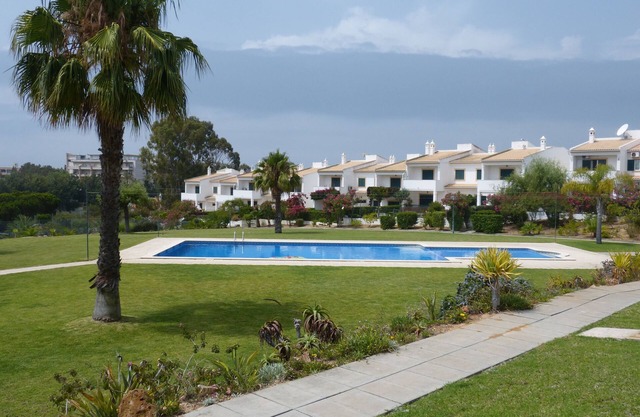 Wonderful villa w/Pool, Tennis, Wifi, Beaches, Old Center, Oura at a few steps.