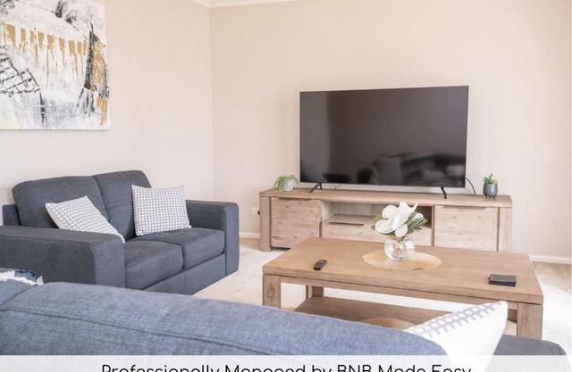 Wonderful Windred Modern, Comfy, Quiet