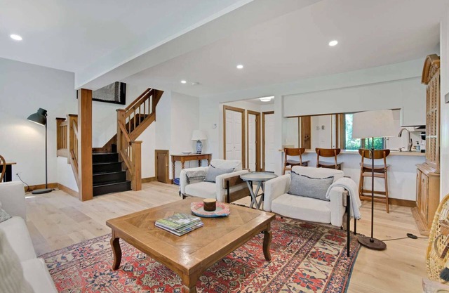 Wood Burning Fireplace, Pet-Friendly - Saltbox 11A