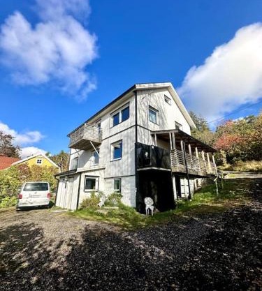 Workers House Near Volvo