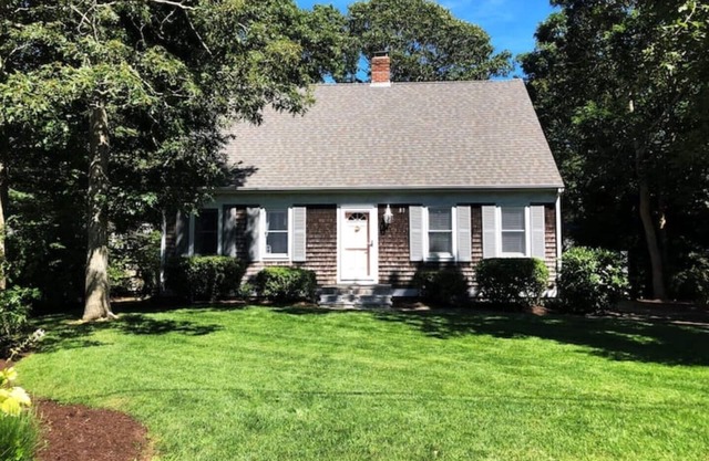 WOW! Still Available Last Min - Walk to Beach & Martha's Vineyard Ferry!
