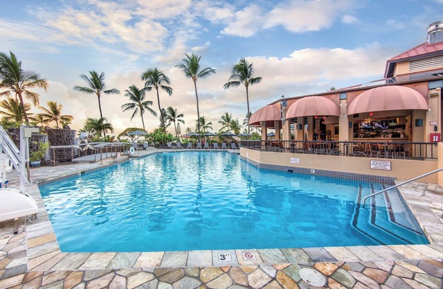 Wyndham Kona Coast Resort|Three 2BR/2BA Suites - Sleeps 18!