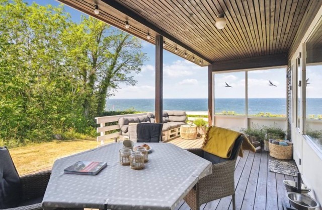 "Yasha" - 200m from the sea by Interhome